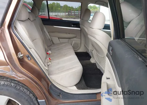 2013 Subaru Outback 2.5I Premium z USA, uszkodzony, nr VIN 4S4BRCCC9D3275744